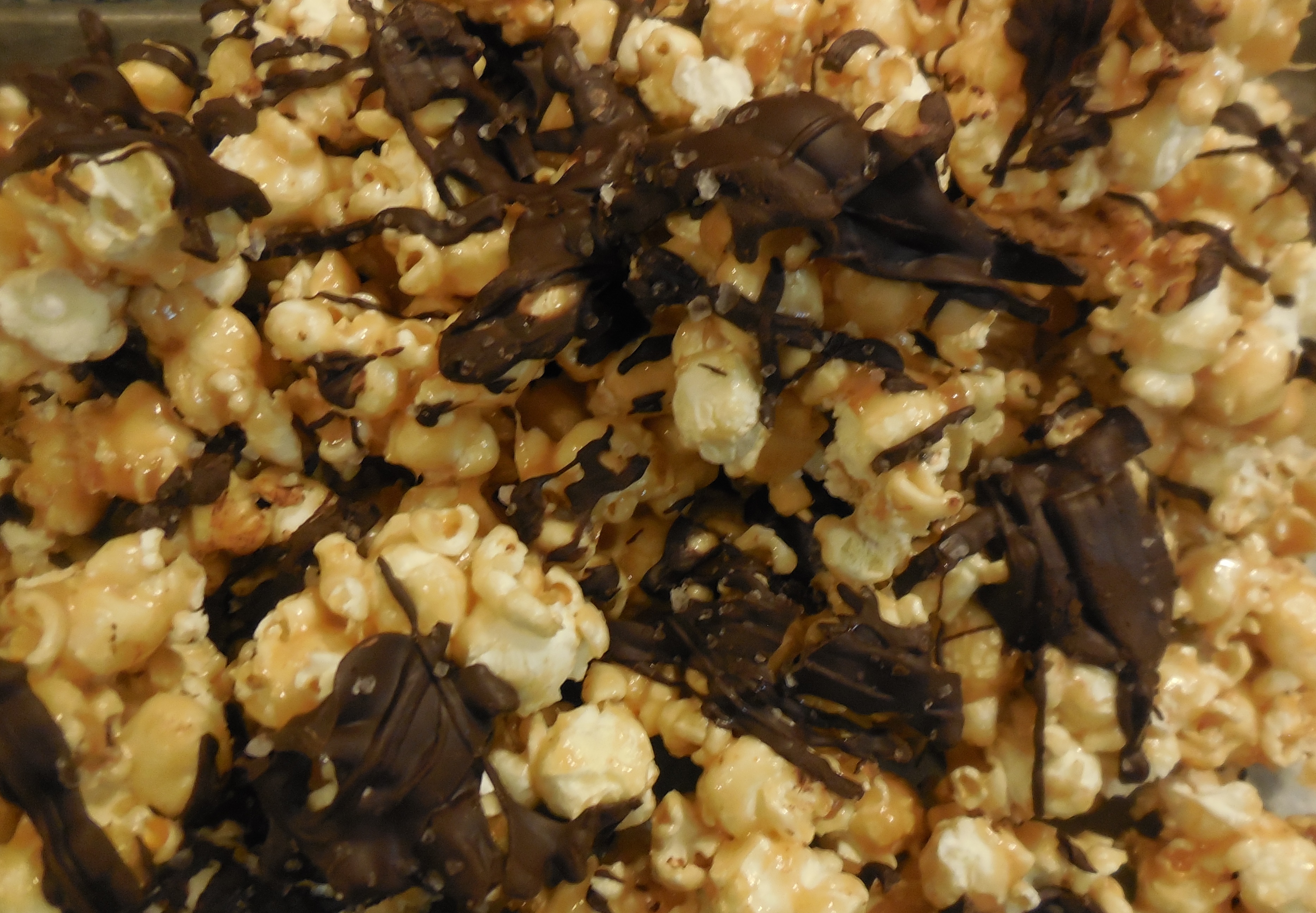 Salted Caramel & Dark Chocolate Popcorn Recipe